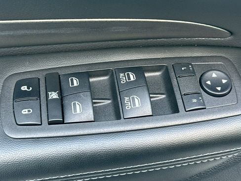 Used 2024 Dodge Durango SXT image 12