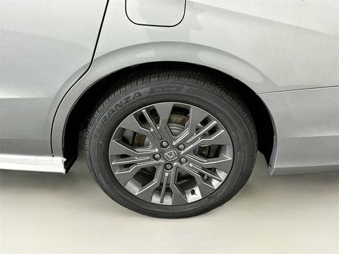 Used 2025 Honda Odyssey Touring image 15