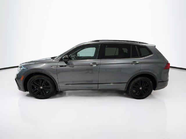 Used 2022 Volkswagen Tiguan SE R-Line FWD image 4