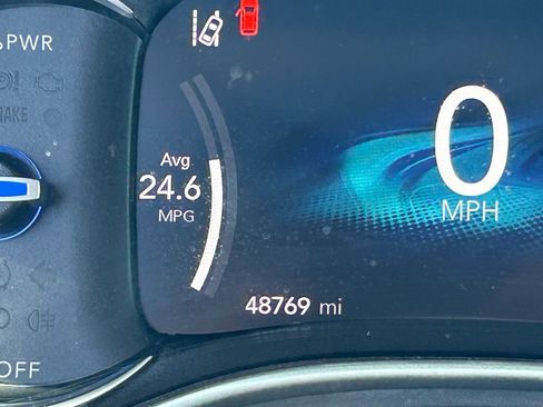 Used 2021 Chrysler Pacifica Touring FWD image 24