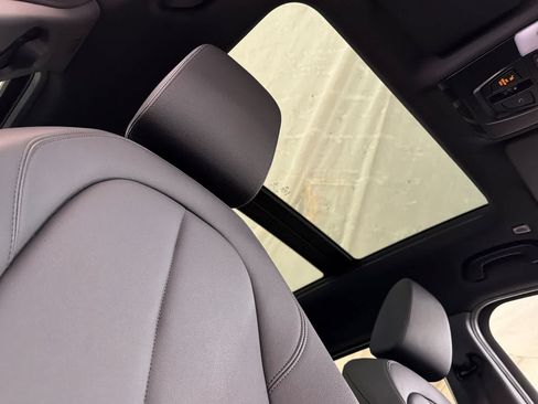 Used 2019 BMW X1 xDrive28i w/ Convenience Package AWD/4WD image 17