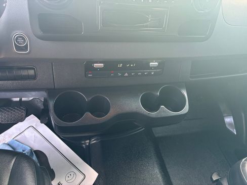 Used 2021 Mercedes-Benz Sprinter 2500 image 34