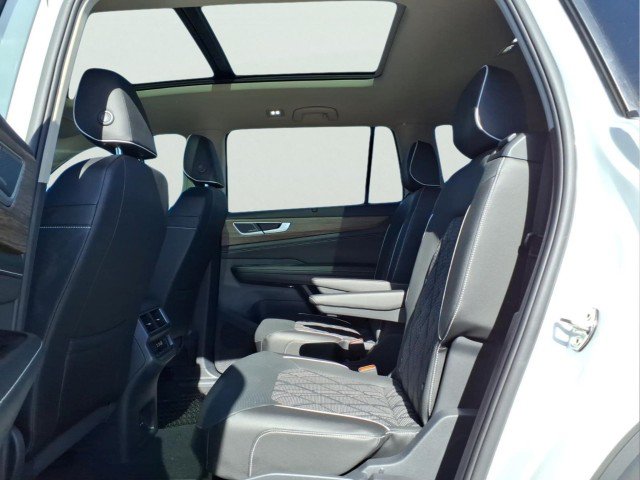 Certified 2025 Volkswagen Atlas SEL Premium R-Line AWD/4WD image 13