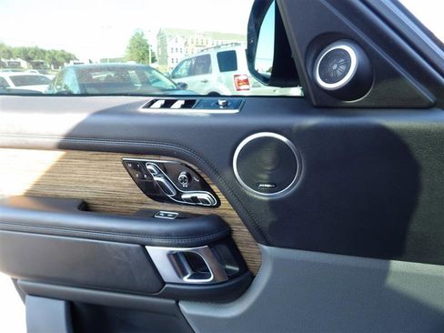 Used 2018 Land Rover Range Rover Supercharged image 25