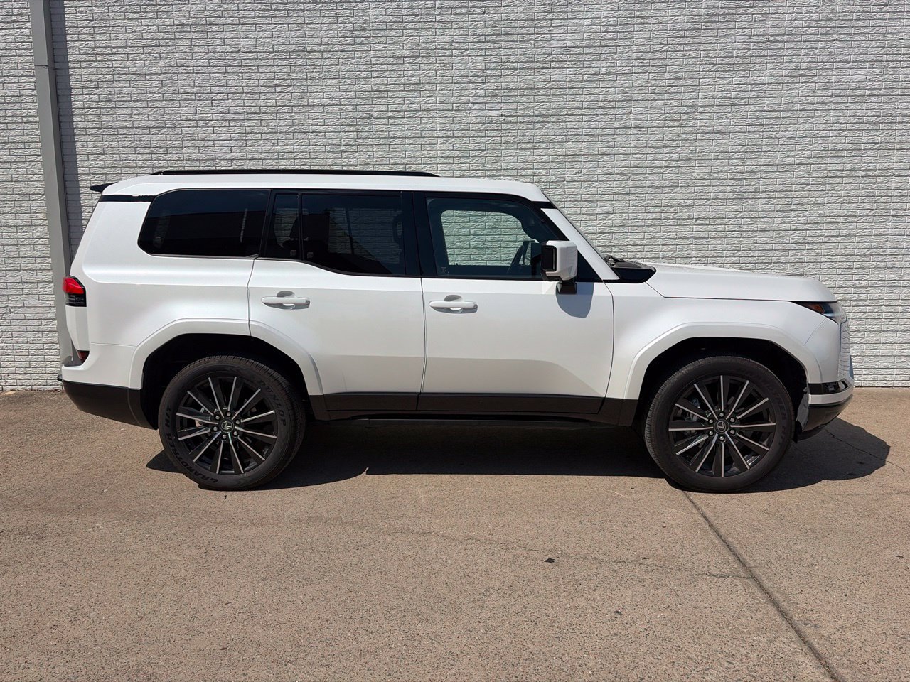 Used 2026 Lexus GX 550 AWD/4WD image 2