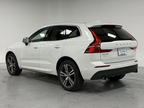 Used 2021 Volvo XC60 T6 Momentum image 3