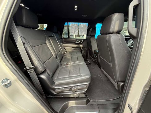 Used 2022 Chevrolet Tahoe Z71 w/ Luxury Package image 40