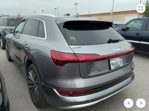 Used 2019 Audi e-tron Prestige w/ Prestige Package AWD/4WD image 5