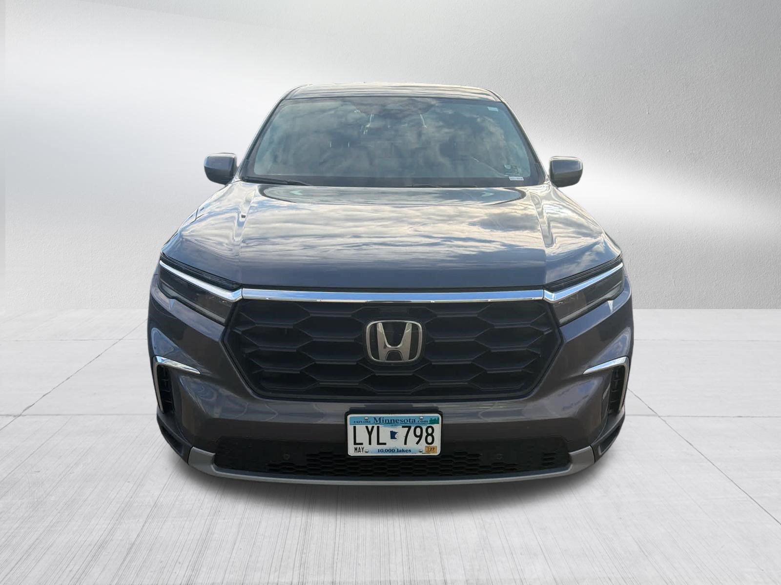 Used 2025 Honda Pilot EX-L image 2