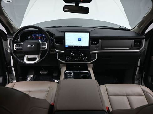 Used 2022 Ford Expedition XLT image 27