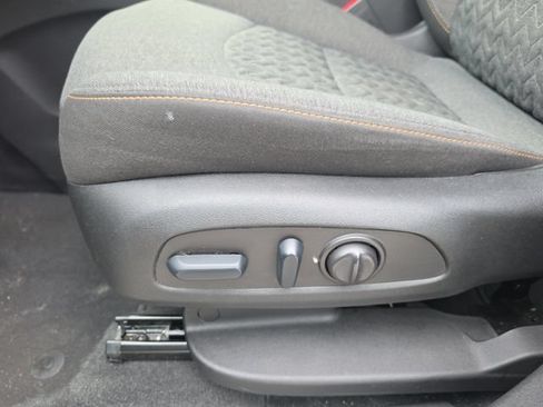 Used 2024 Chevrolet Equinox LT FWD image 17