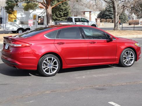 Used 2017 Ford Fusion SE w/ Equipment Group 201A image 4