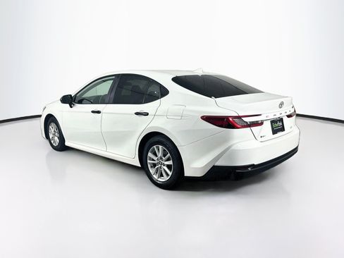 Used 2025 Toyota Camry LE FWD image 5