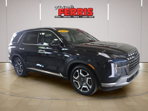 Used 2023 Hyundai Palisade Limited AWD/4WD image 3