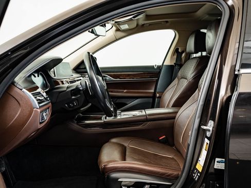 Used 2016 BMW 750i xDrive image 22