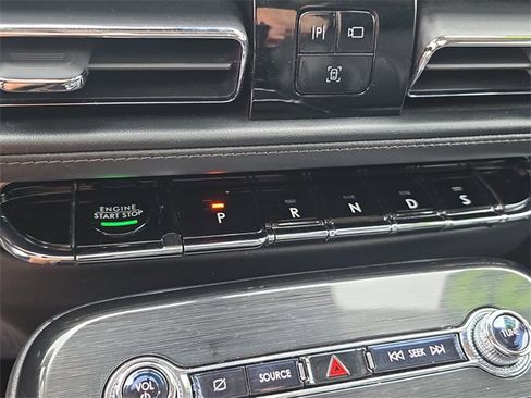 Used 2022 Lincoln Nautilus Reserve w/ Equipment Group 201A image 20