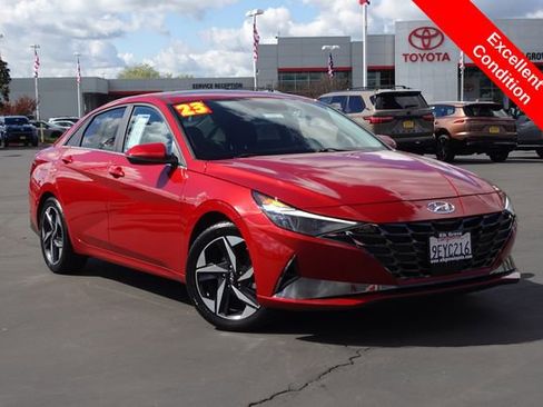 Used 2023 Hyundai Elantra Limited image 2