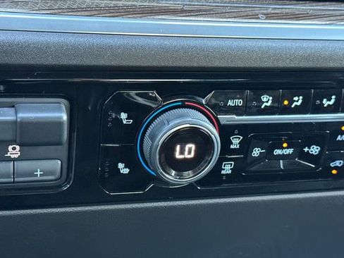 Used 2025 Chevrolet Silverado 2500 LT w/ Convenience Package image 29