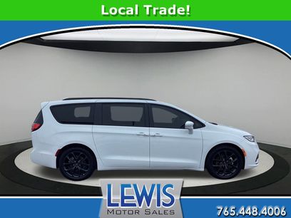 Used 2022 Chrysler Pacifica Limited w/ S Appearance Package