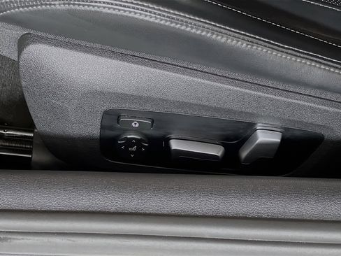 Used 2024 BMW 840i Coupe image 16