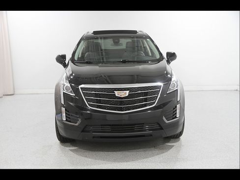 Used 2019 Cadillac XT5 Luxury w/ LPO, Black Ice Package AWD/4WD image 2
