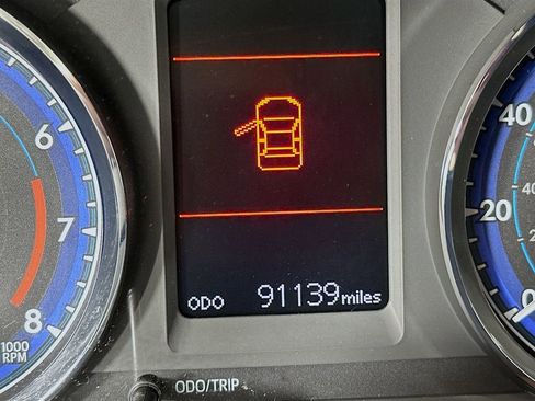 Used 2019 Toyota Corolla LE image 18