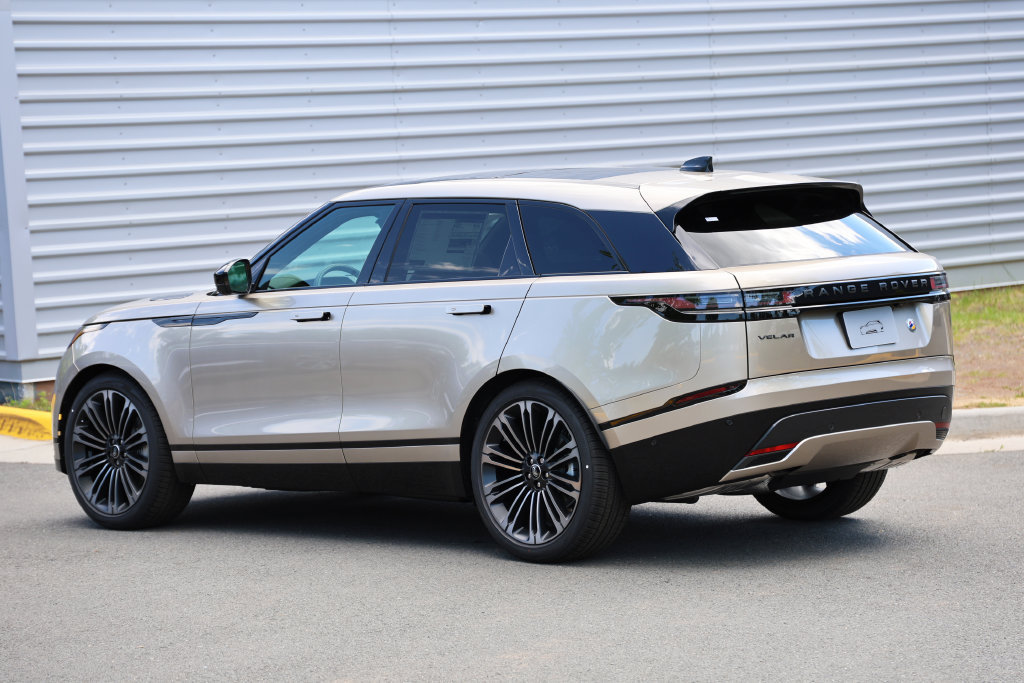 New 2026 Land Rover Range Rover Velar Dynamic SE AWD/4WD image 2