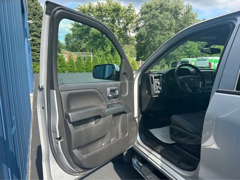 Used 2018 Chevrolet Silverado 1500 LT w/ All Star Edition image 26