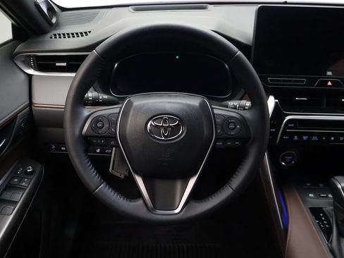 Used 2024 Toyota Venza Limited image 23