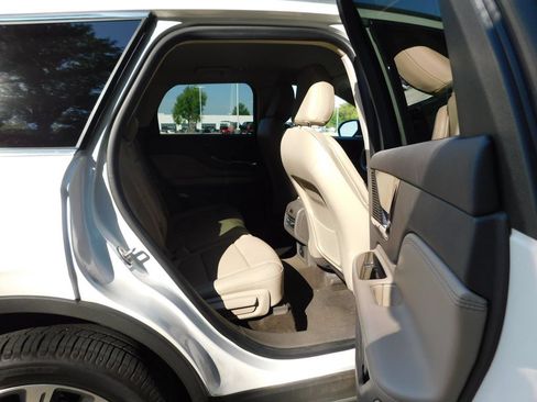 Used 2022 Lincoln Corsair Reserve w/ Elements Package FWD image 5