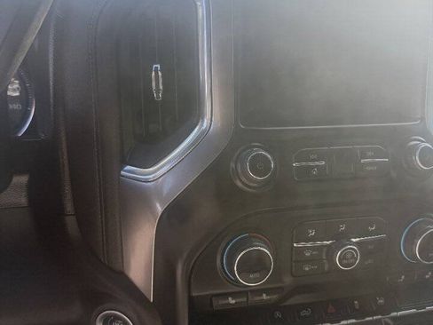 Used 2019 Chevrolet Silverado 1500 LT w/ Convenience Package AWD/4WD image 8