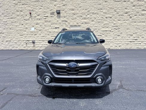 Used 2023 Subaru Outback Premium AWD/4WD image 8