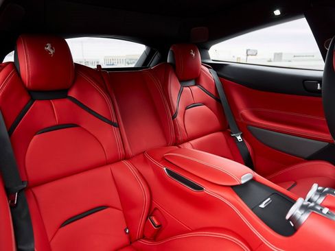 Used 2020 Ferrari GTC4Lusso T image 44