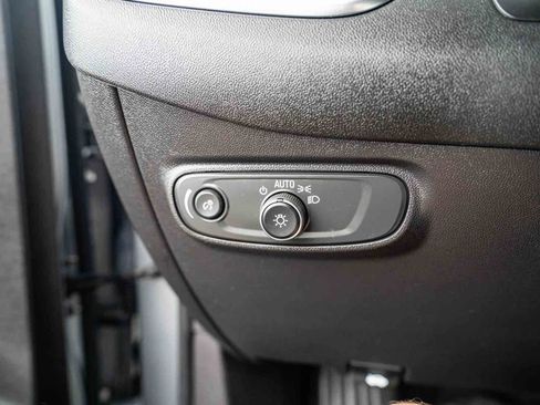 Certified 2024 Chevrolet Equinox LT FWD image 13