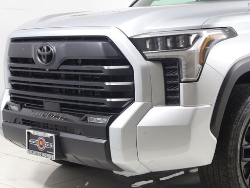 Used 2025 Toyota Tundra Limited AWD/4WD image 48