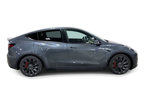 Certified 2023 Tesla Model Y Performance AWD/4WD image 7