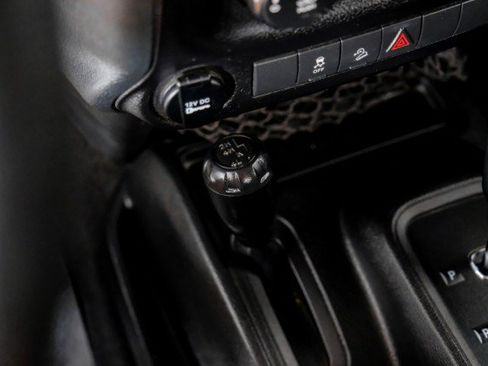 Used 2017 Jeep Wrangler Unlimited Sport AWD/4WD image 21