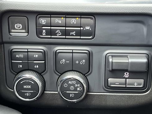 Certified 2025 Chevrolet Tahoe High Country image 25