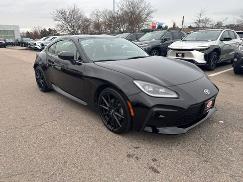 Used 2024 Toyota GR86 Premium image 10