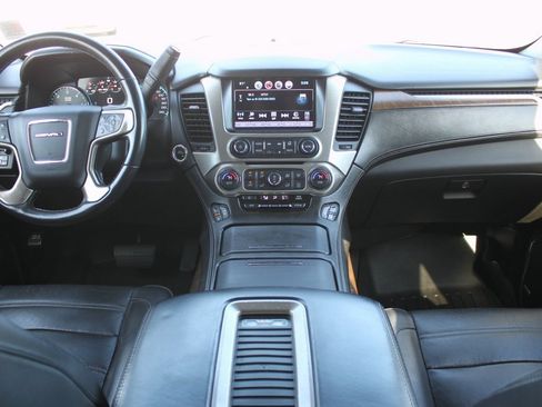 Used 2019 GMC Yukon XL Denali image 9