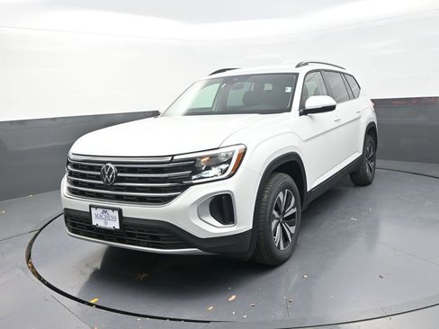 New 2026 Volkswagen Atlas SE image 4