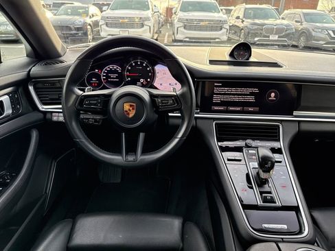 Used 2022 Porsche Panamera 4 Platinum Edition image 18