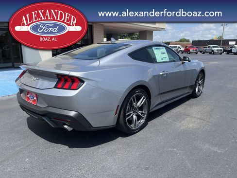 New 2025 Ford Mustang Coupe image 4