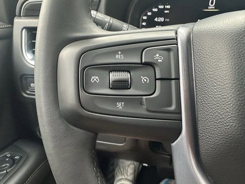 Used 2024 GMC Yukon SLT image 33