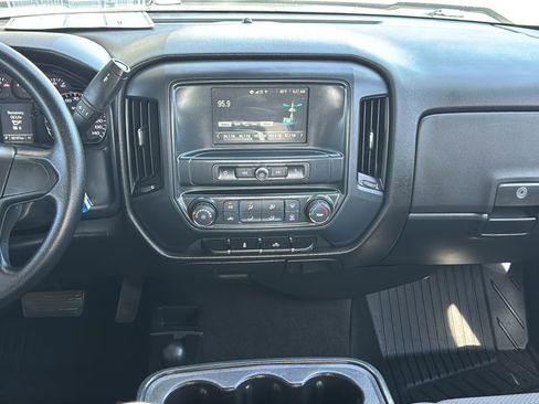 Used 2018 Chevrolet Silverado 1500 Custom w/ Custom Value Package AWD/4WD image 10
