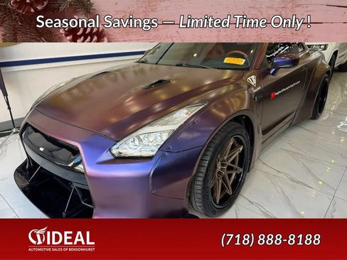 Used 2016 Nissan GT-R Premium image 3