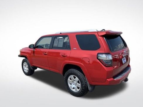 Used 2016 Toyota 4Runner SR5 image 3