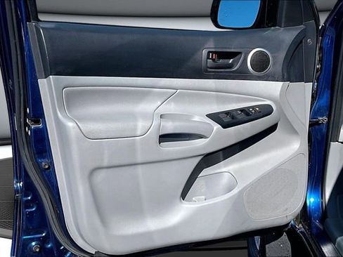 Used 2014 Toyota Tacoma PreRunner w/ TRD Sport Package image 21