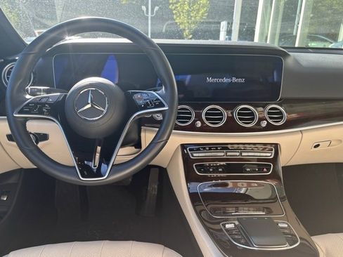 Used 2022 Mercedes-Benz E 350 4MATIC Sedan image 10