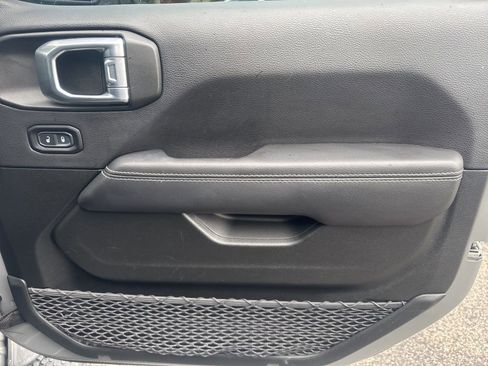 Used 2022 Jeep Wrangler Unlimited Sahara w/ Cold Weather Group image 39